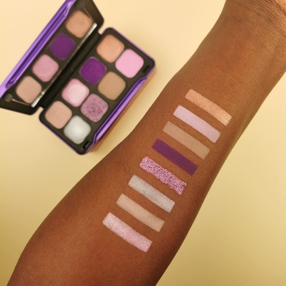 🚨 3/$25 🚨 Revolution mesmerized Eyeshadow Palette - 8 shades - Picture 6 of 6